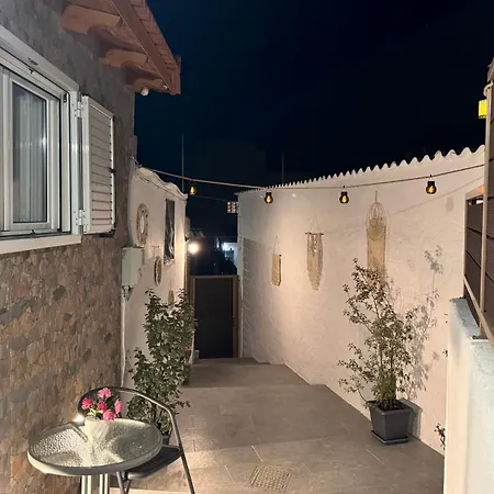 Alleyhouse 83 Semesterbostad *